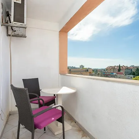 With Parking Space - 22909 Apartment *