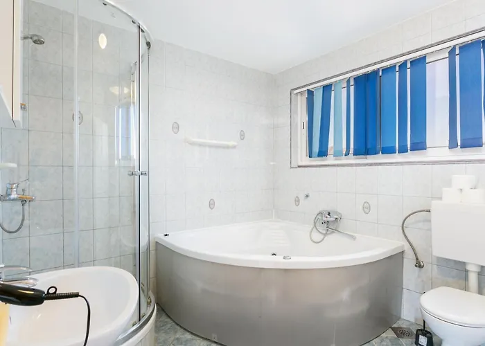 Lejlighed With Parking Space - 22909