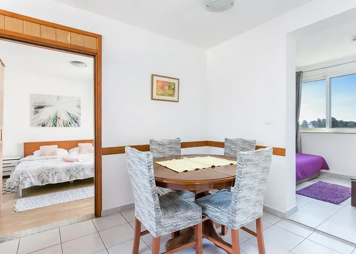 Lejlighed With Parking Space - 22909